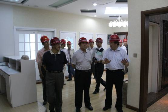 青海省經(jīng)濟(jì)委員會(huì)黨組書記、主任，省國資委  黨委副書記、副主任吳海昆實(shí)地考察物產(chǎn)集團(tuán)重點(diǎn)項(xiàng)目